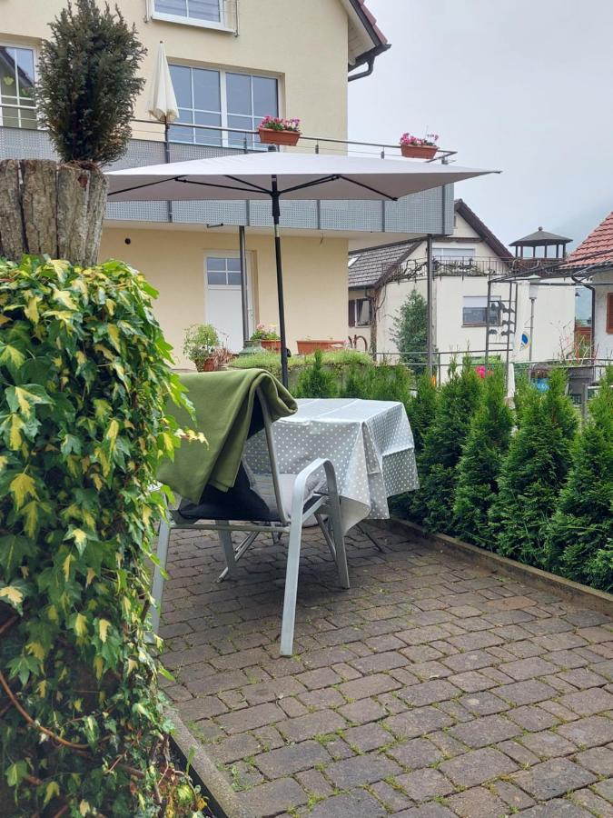 Apartement Am Waldrand Бад Вилдбад Екстериор снимка